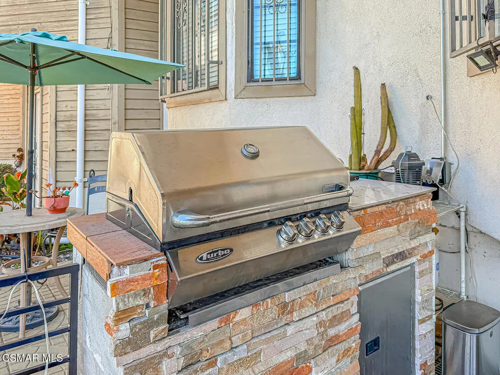 14715 Saticoy Street 8, Van Nuys, California 91405 home-pic-26